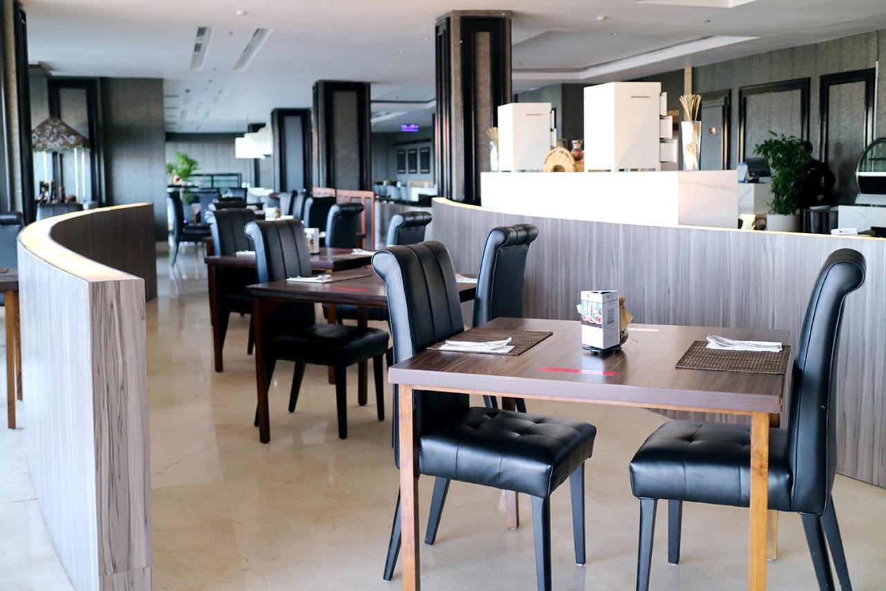 Grand Mercure Solo Baru Extérieur photo