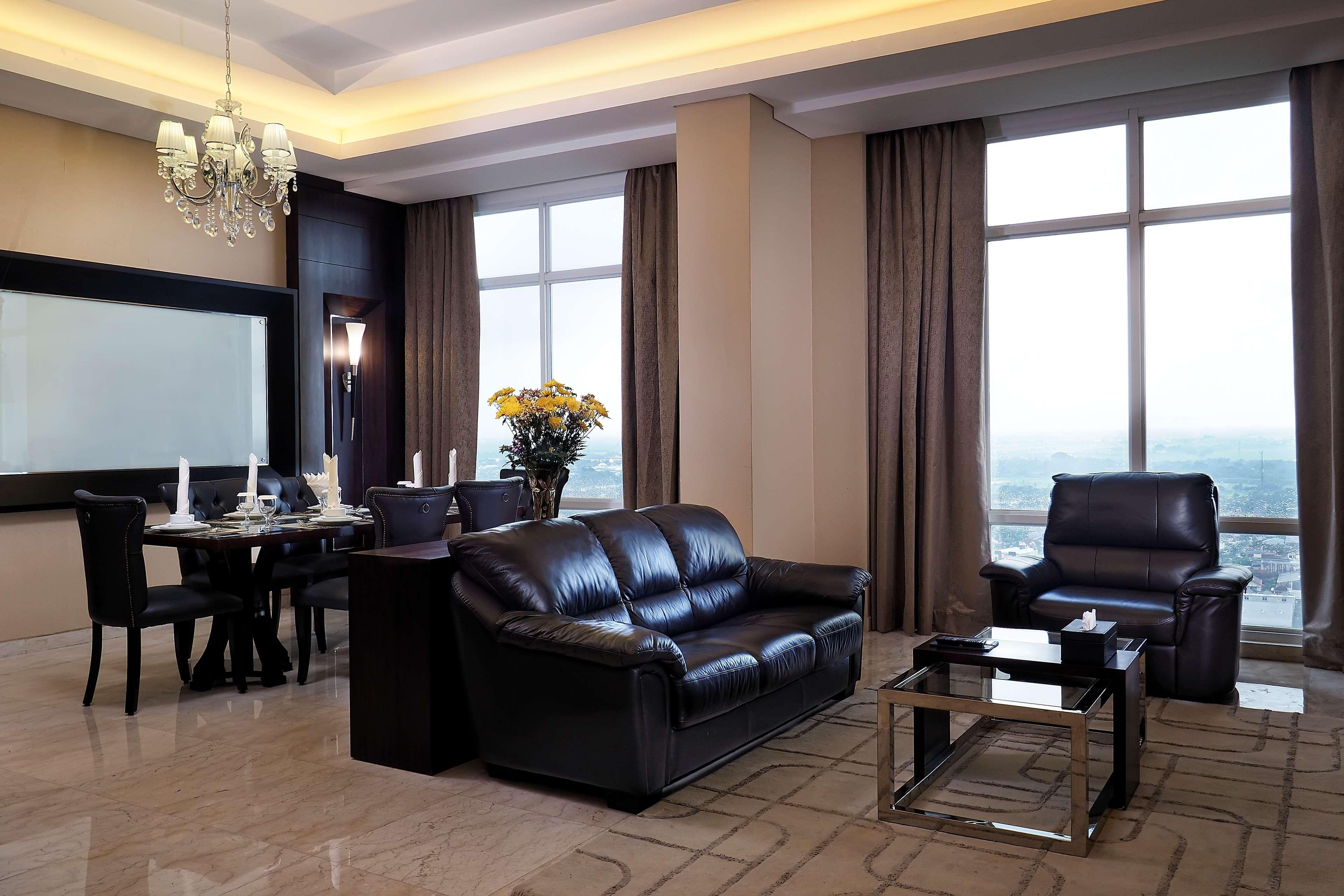 Grand Mercure Solo Baru Extérieur photo