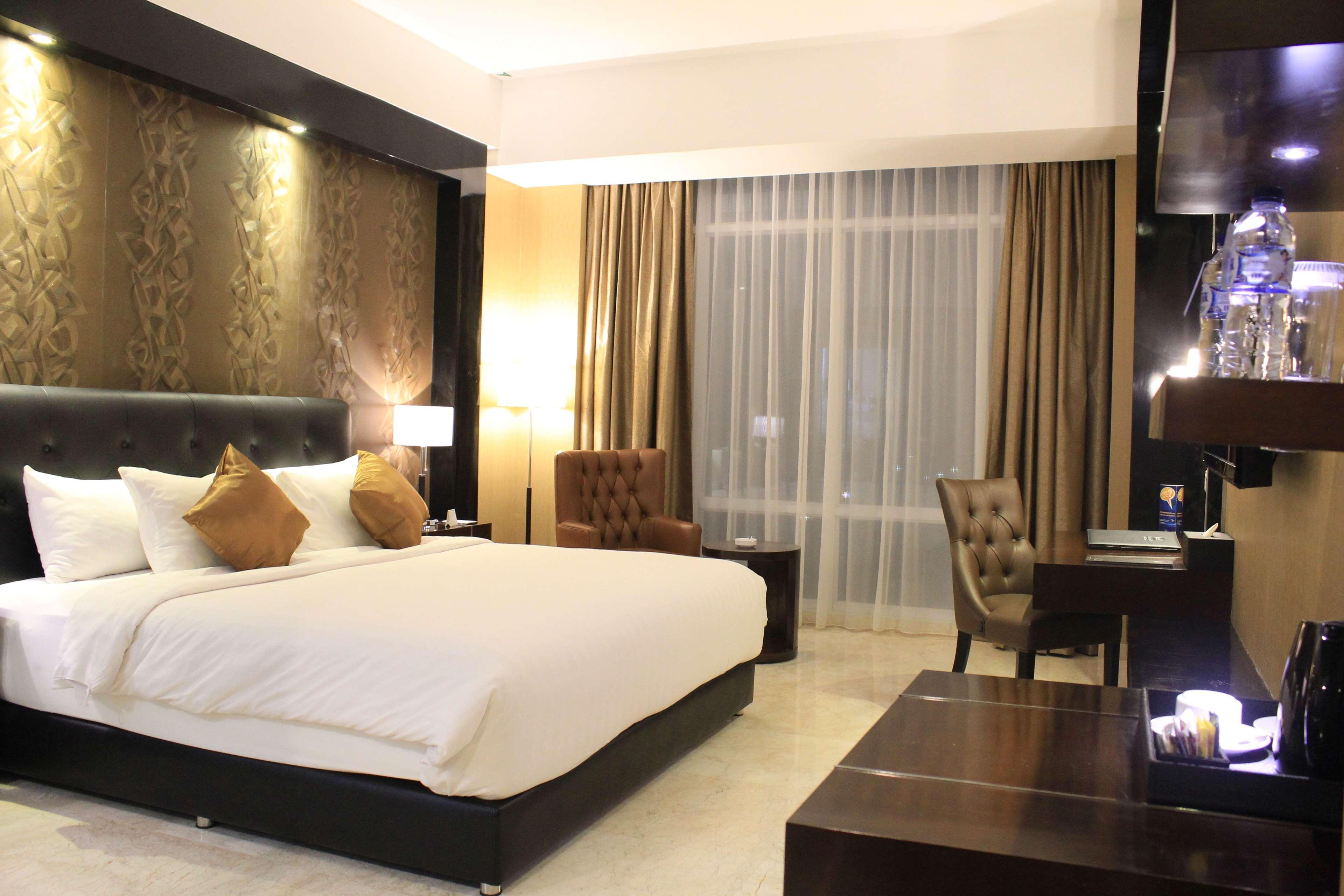 Grand Mercure Solo Baru Extérieur photo