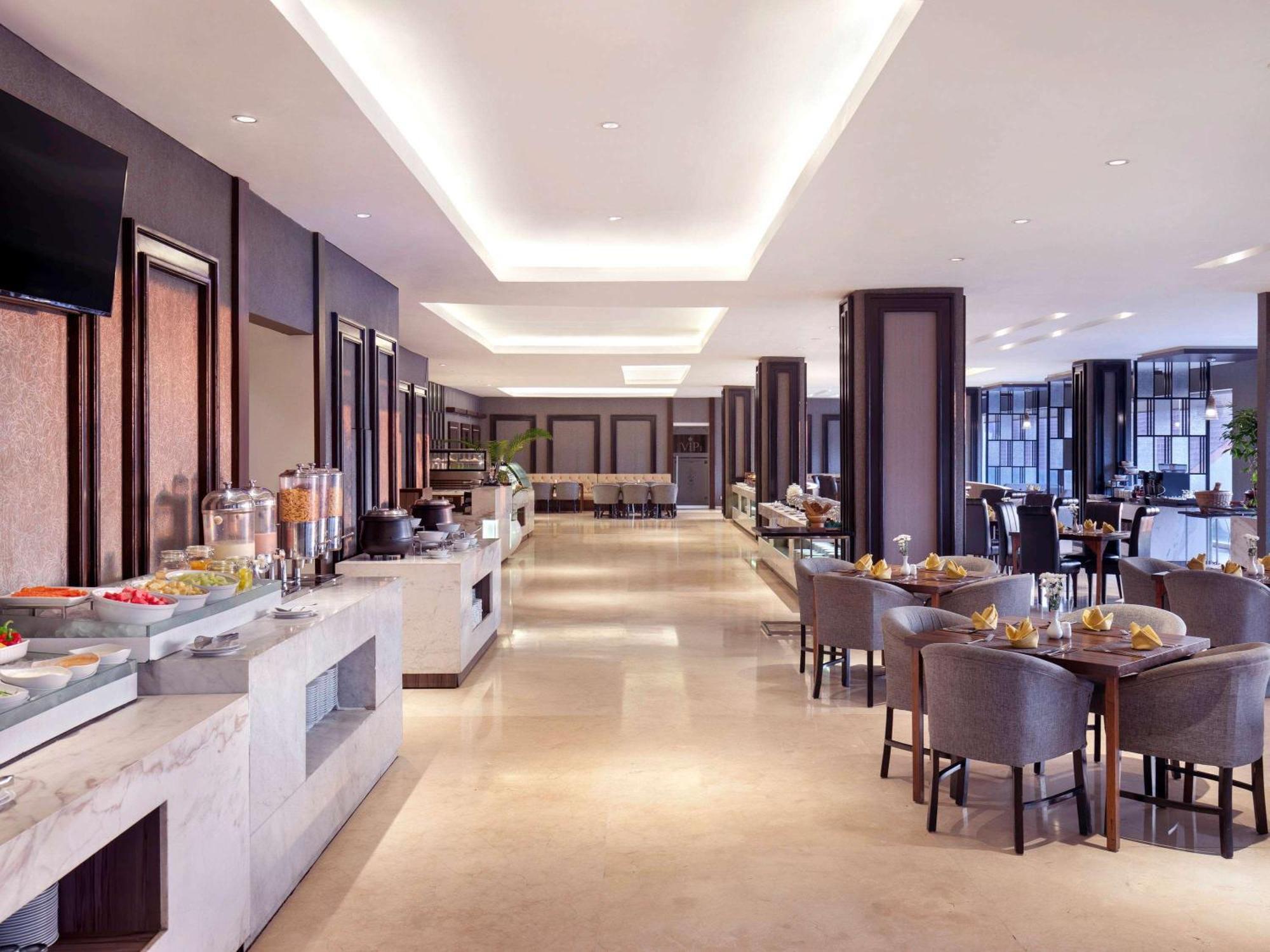Grand Mercure Solo Baru Extérieur photo